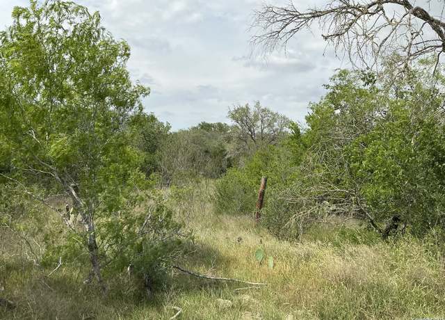 Property at 1066 Robertson Rd, Smiley, TX 78159