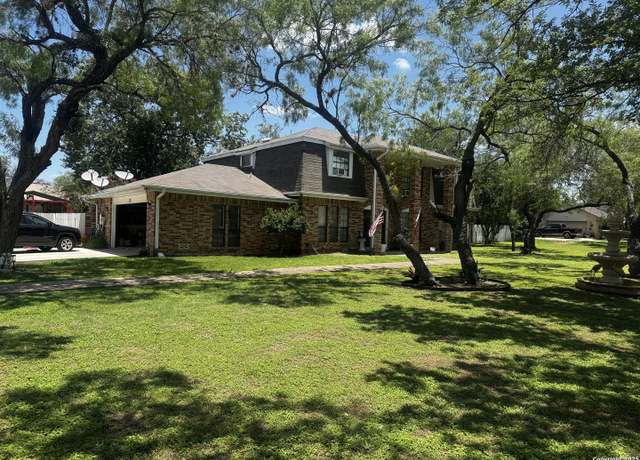 Property at 6847 Pembroke Rd, San Antonio, TX 78240-2724, 5 beds, 3.5 baths