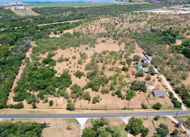 Property at 9805 Elmendorf Lavernia Rd, San Antonio, TX 78223