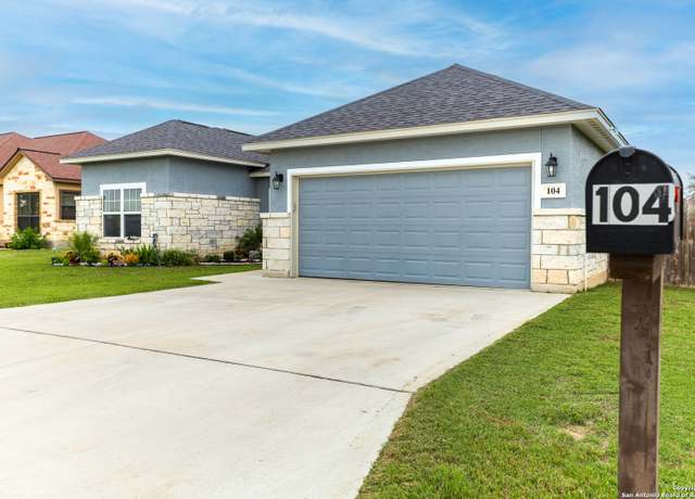 Property at 104 Fairway Dr, Floresville, TX 78114-4402, 4 beds, 3 baths