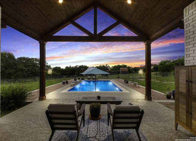 Property at 542 Private Road 3702, San Antonio, TX 78253, 4 beds, 3 baths