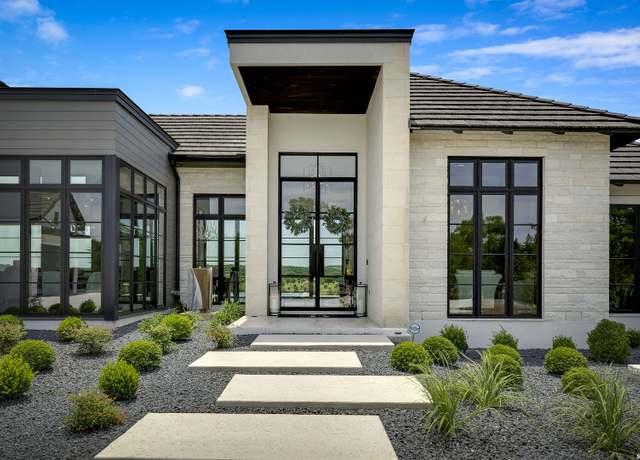 Property at 121 Greystone Pt, Boerne, TX 78006, 4 beds, 5 baths