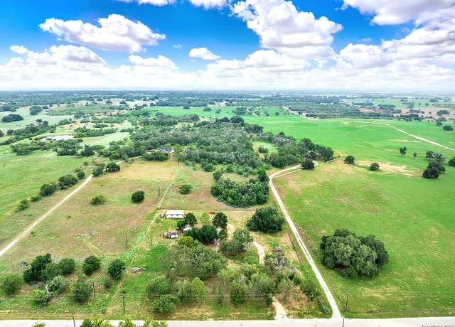 Property at 7205 County Road 401, Floresville, TX 78114, 3 beds, 2 baths