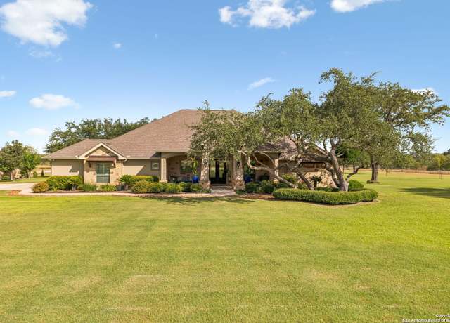 Property at 1994 FM 3006, Pleasanton, TX 78064, 3 beds, 2.5 baths