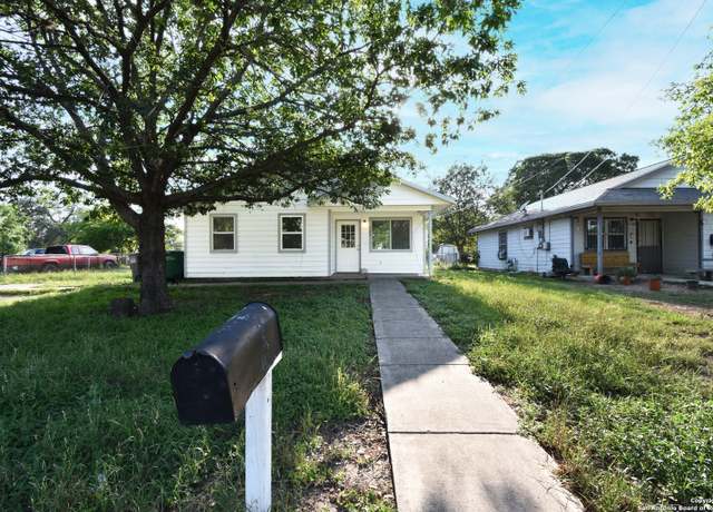 Property at 723 Clark Ave, San Antonio, TX 78210, 3 beds, 1 bath