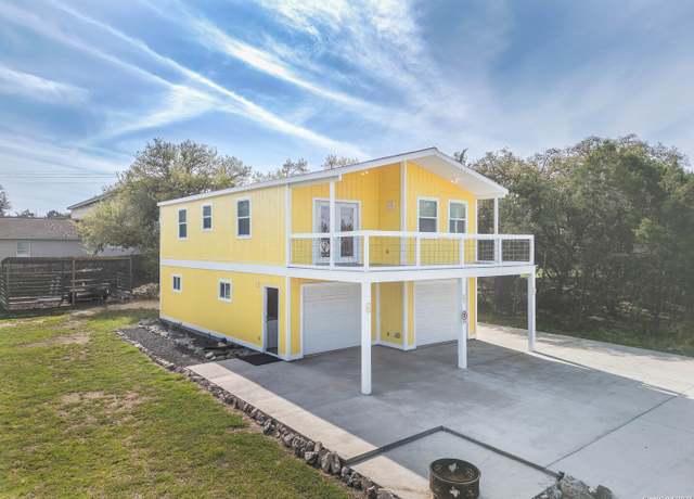 Property at 1657 Blueridge, Canyon Lake, TX 78133, 3 beds, 2.5 baths