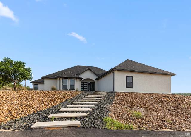 Property at 397 County Road 367, Hondo, TX 78861, 5 beds, 3.5 baths