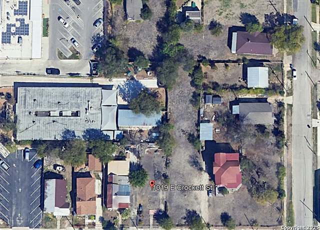 Property at 1019 E Crockett St, San Antonio, TX 78202