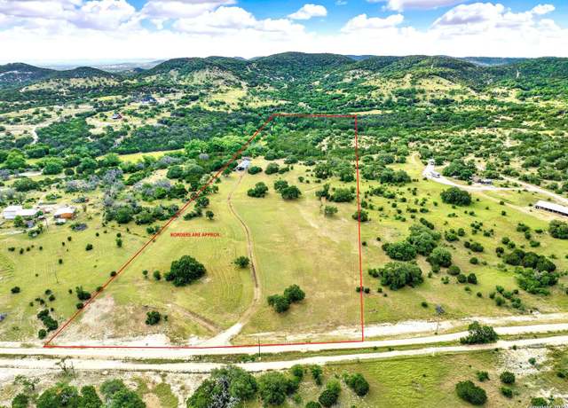 Property at 461 Royal Rdg, Bandera, TX 78003