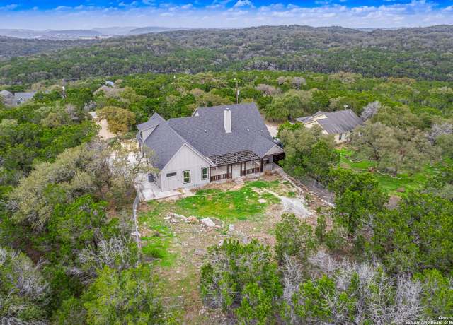Property at 1658 Hilltop Rdg, New Braunfels, TX 78132, 4 beds, 3 baths