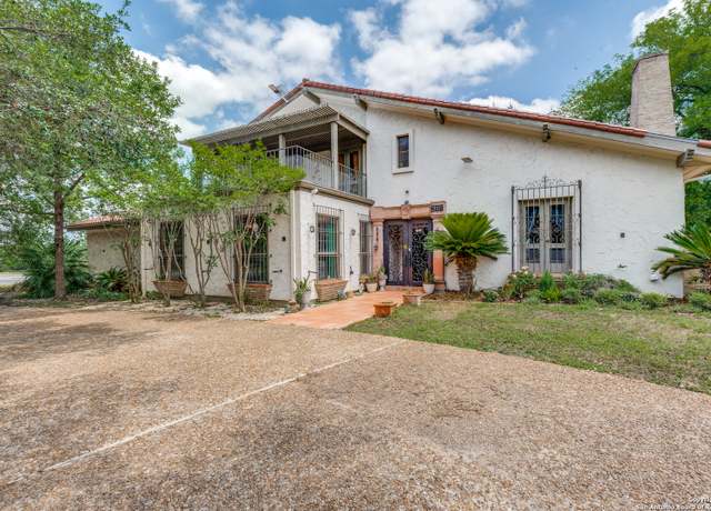 Property at 201 Chattington, Castle Hills, TX 78213, 4 beds, 4.5 baths