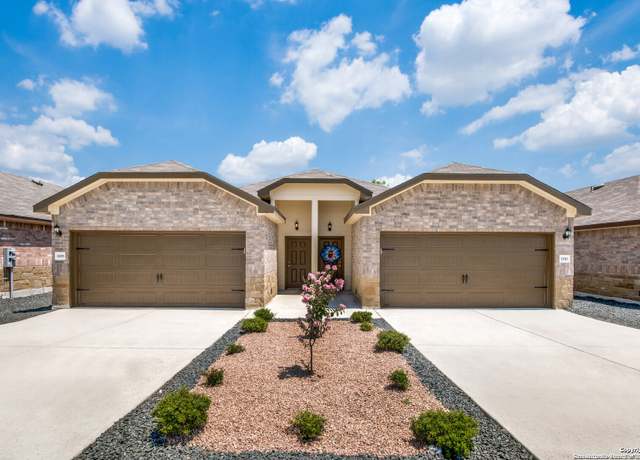Property at 364-366 Emma Dr, New Braunfels, TX 78130, 6 beds, 4 baths