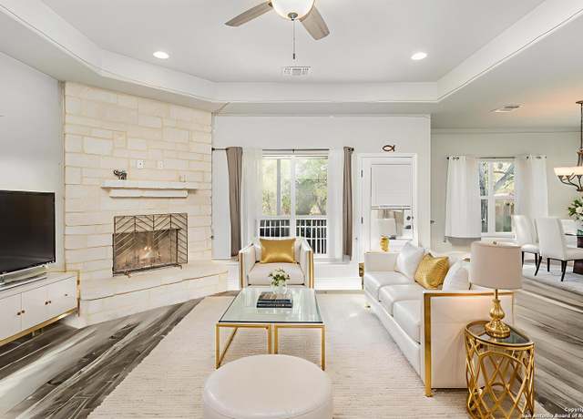 Property at 466 Eastview Dr, Canyon Lake, TX 78133, 3 beds, 2 baths