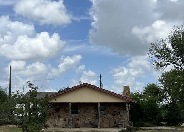 Property at 3511 Highway 85, Carrizo Springs, TX 78834, 3 beds, 2 baths