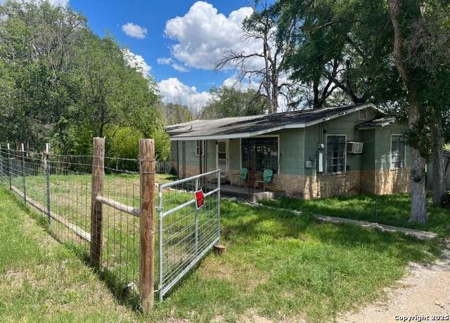 Property at 1379 Cedar Elm, New Braunfels, TX 78132, 2 beds, 1 bath