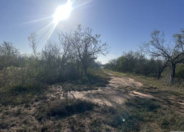 Property at 5870 County Road 405, Floresville, TX 78114