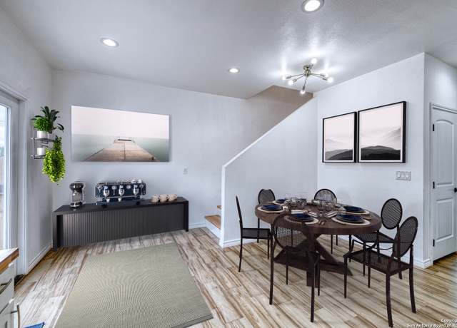 Property at 703 N 3rd St, Carrizo Springs, TX 78834, 6 beds, 5 baths