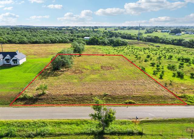 Property at 371 County Road 405, Floresville, TX 78114