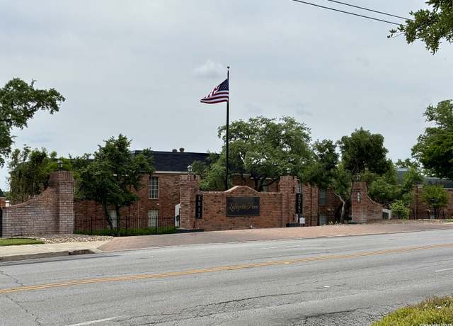 Property at 7500 Callaghan Apt 3, San Antonio, TX 78229, 3 beds, 3 baths