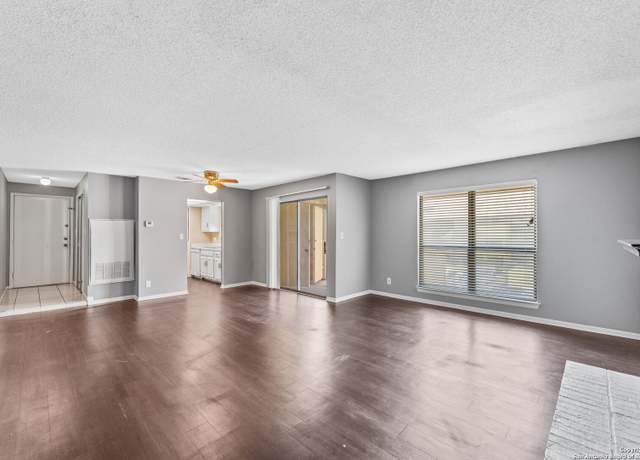Property at 11843 Braesview #1016, San Antonio, TX 78213-4811, 2 beds, 2 baths