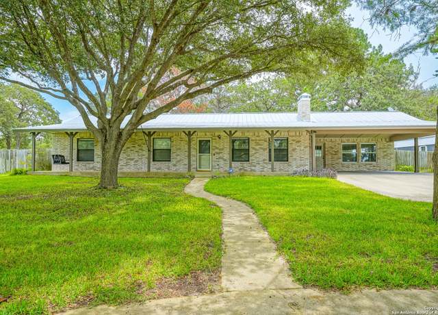 Property at 303 Bear Rdg, La Vernia, TX 78121, 3 beds, 2 baths