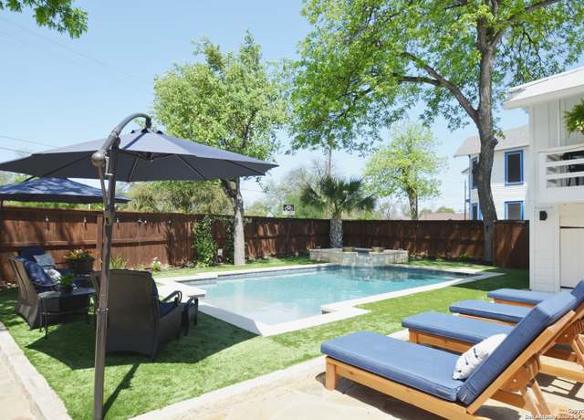 Property at 217 W Johnson, San Antonio, TX 78204, 4 beds, 4 baths