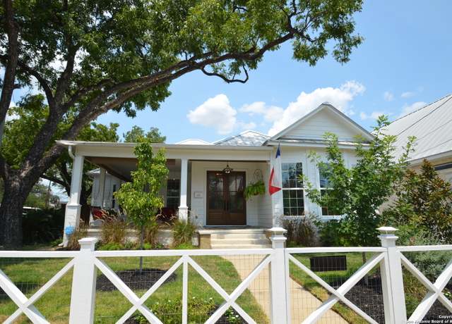 Property at 217 W Johnson, San Antonio, TX 78204, 4 beds, 4 baths