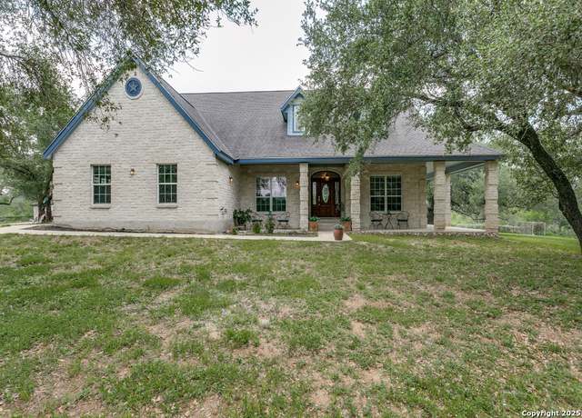 Property at 6840 S Loop 1604, Von Ormy, TX 78073, 3 beds, 2.5 baths