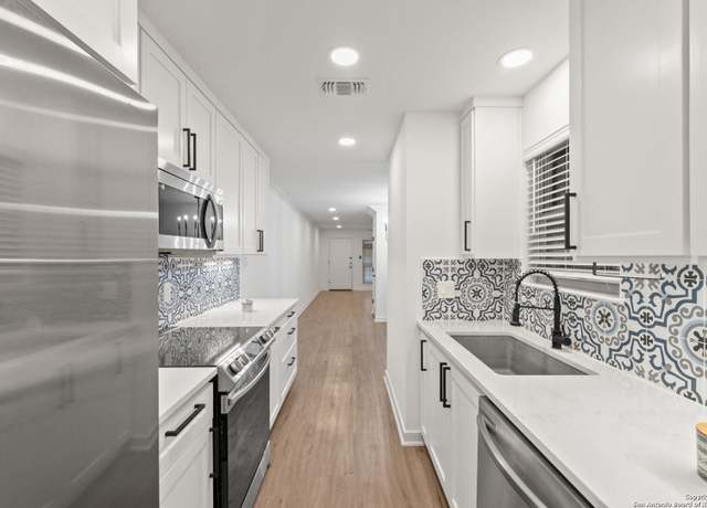Property at 2718 Old Field Dr #101, San Antonio, TX 78247, 2 beds, 2.5 baths
