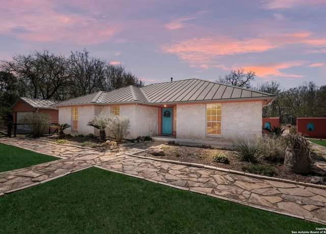 Property at 1438 N Napier Ave, San Antonio, TX 78214, 6 beds, 4.5 baths