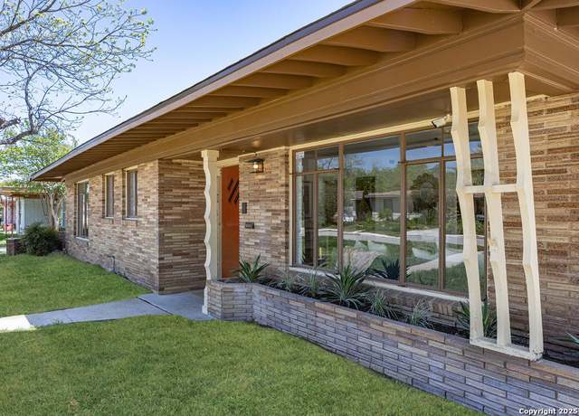 Property at 68 Vaughan Pl, San Antonio, TX 78201, 3 beds, 2.5 baths