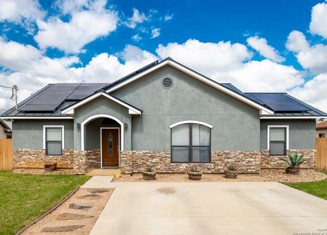 Property at 951 Boyd, Poteet, TX 78065, 4 beds, 2 baths