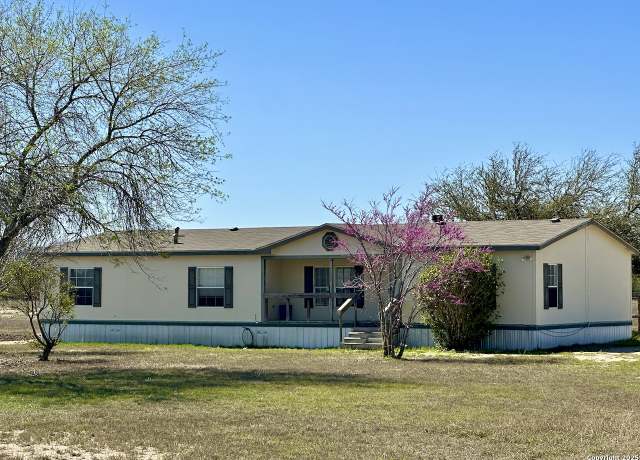 Property at 105451 Alian Dr, Atascosa, TX 78002, 3 beds, 2 baths