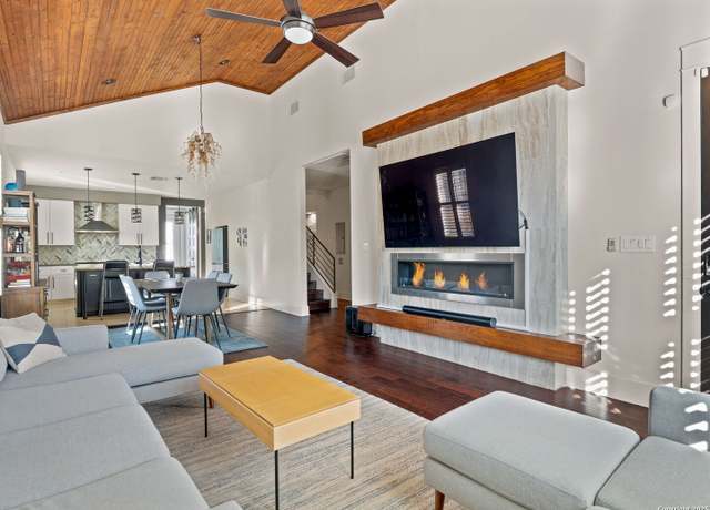 Property at 437 Devine St, San Antonio, TX 78210, 3 beds, 2.5 baths