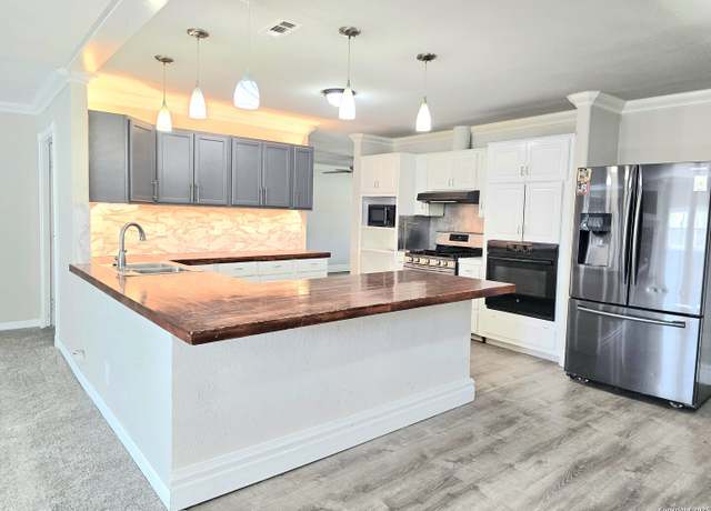 Property at 5894 Castle Run, San Antonio, TX 78218, 3 beds, 3 baths