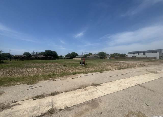 Property at 4 Utopia, Selma, TX 78154