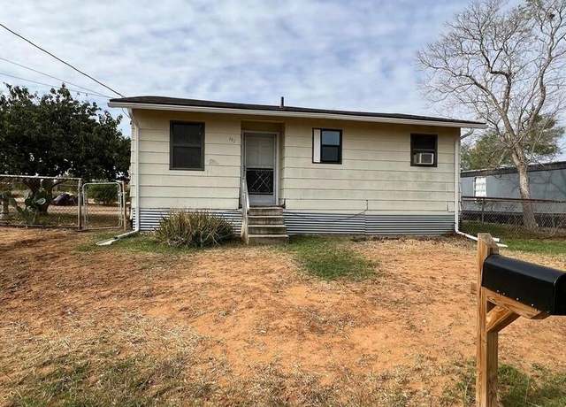 Property at 302 Sheep Hl, Dilley, TX 78017, 2 beds, 1 bath