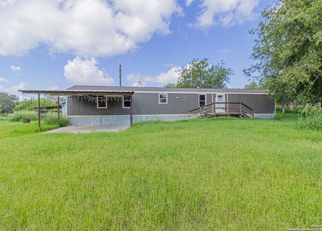 Property at 18065 County Road 163, Elmendorf, TX 78112, 3 beds, 2 baths