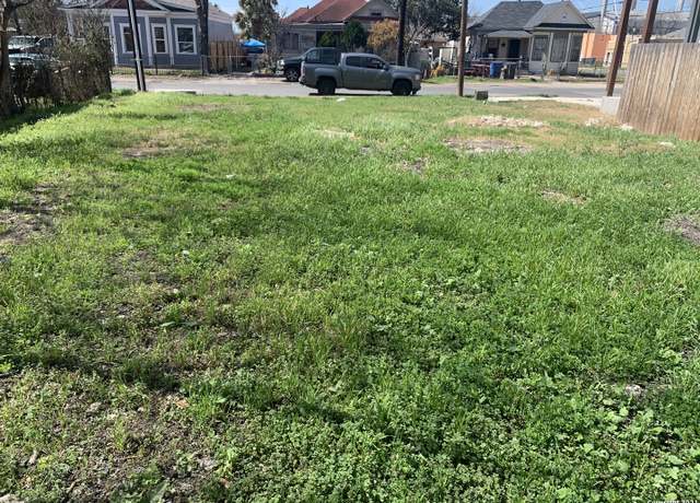 Property at 606 S Olive St, San Antonio, TX 78203-1540