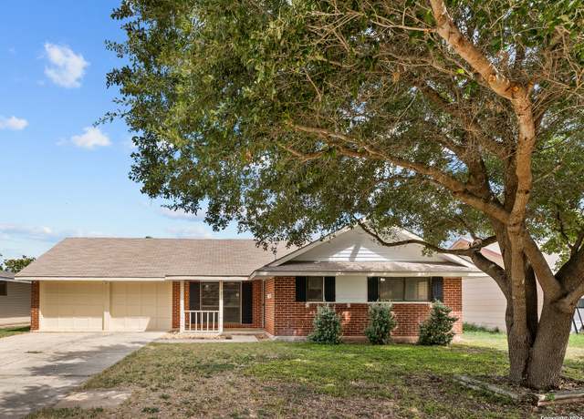 Property at 121 Roundtree Dr, Schertz, TX 78154-2436, 3 beds, 2 baths