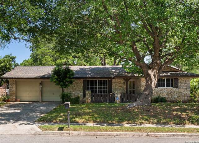 Property at 310 Quivira, Universal City, TX 78148, 3 beds, 2 baths