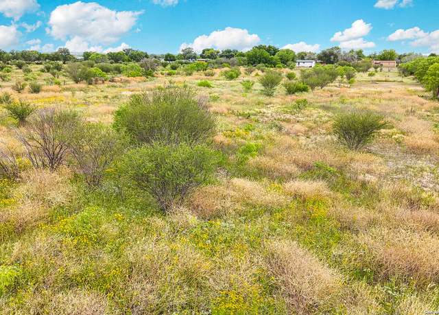 Property at 302 PR 5726, Devine, TX 78016