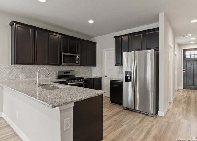 Property at 130 Abbeydell, Boerne, TX 78015, 4 beds, 3.5 baths