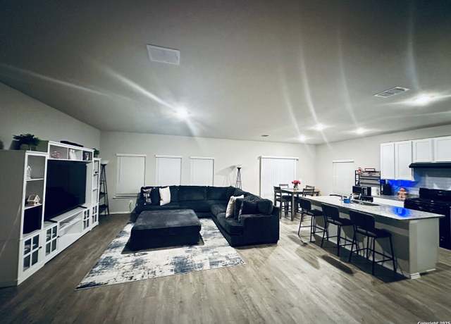 Property at 2019 Macarthur Hl, Converse, TX 78109, 4 beds, 2.5 baths