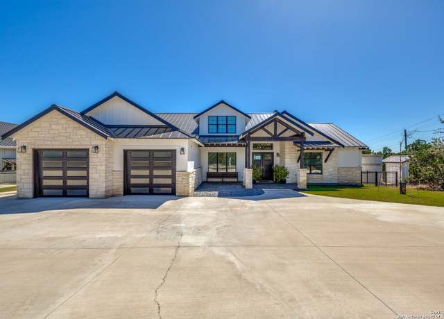 Property at 112 Chinkapin, Boerne, TX 78006, 3 beds, 4 baths