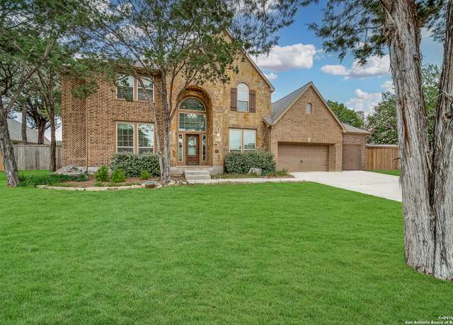Property at 934 Wilderness Trl, New Braunfels, TX 78132, 6 beds, 4.5 baths
