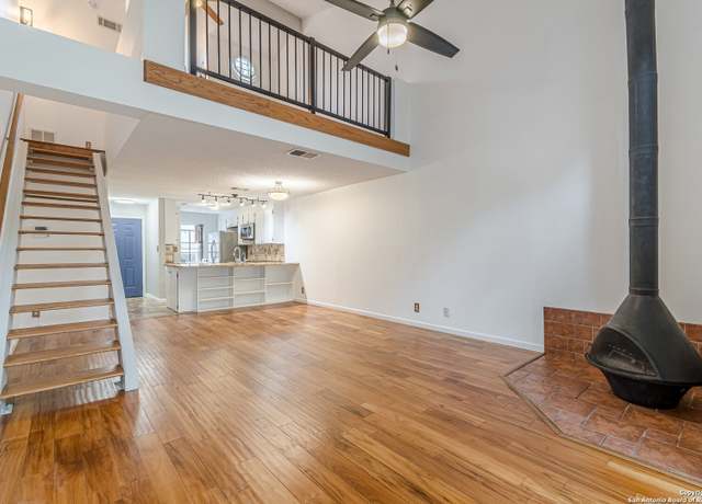 Property at 11815 Vance Jackson #2402, San Antonio, TX 78230, 1 bed, 1.5 baths