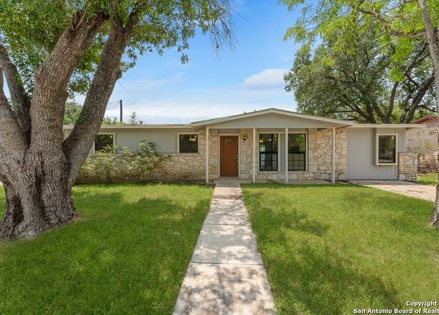 Property at 202 Hillview Dr, Universal City, TX 78148, 3 beds, 1 bath
