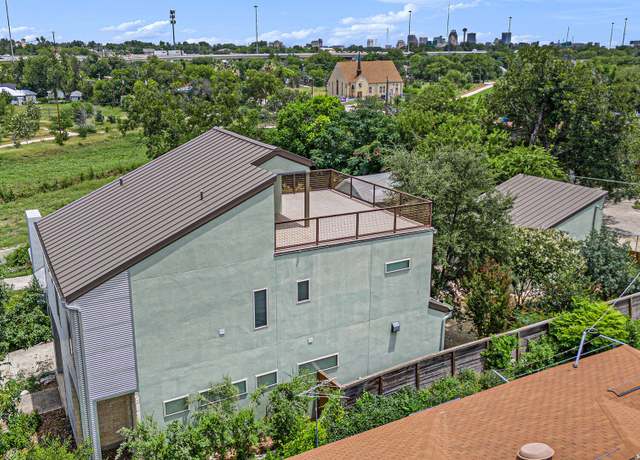 Property at 1506 W Mistletoe, San Antonio, TX 78201, 3 beds, 2.5 baths