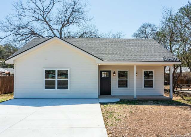Property at 1505 27th, Hondo, TX 78861, 3 beds, 2 baths